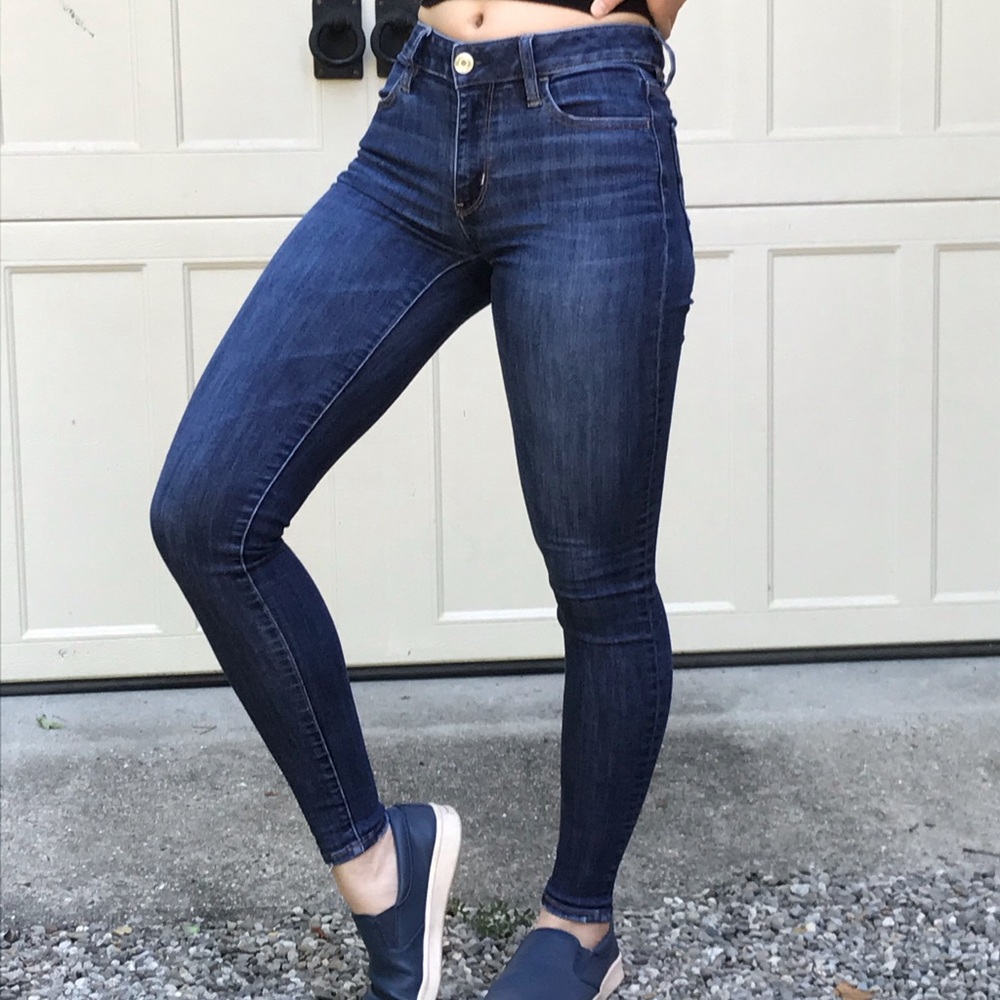 American Eagle dark wash skinny jeans